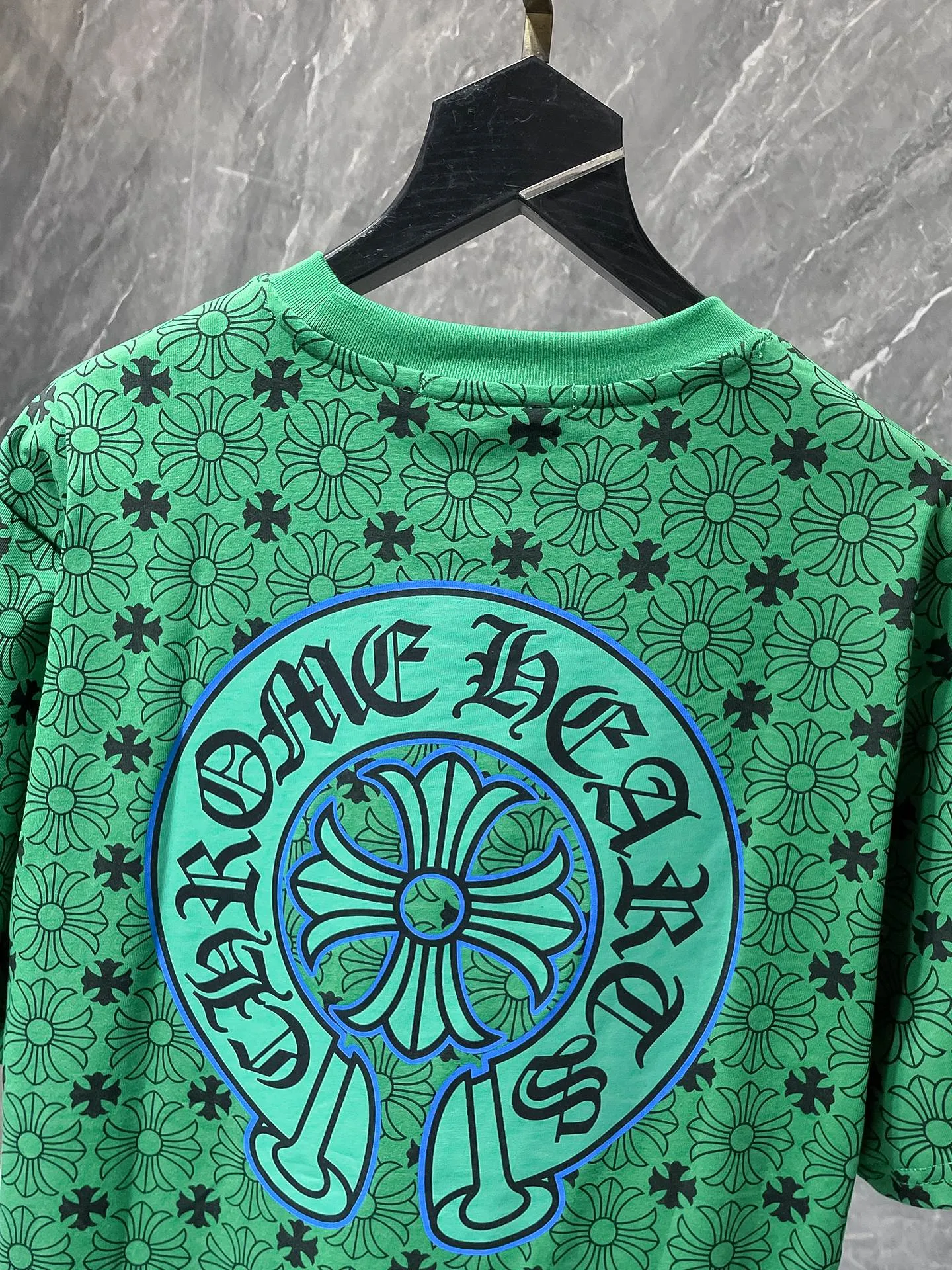 P140 New Chrome Hearts 25ss for summer. High-weight, environmentally friendly and high-quality top-grade fabric. 260g~270g. Customized version with cross-printed short-sleeves. Counter synchronization. Re-engraved version 1:1. Recommended color: green. Size: S, M, L, XL.